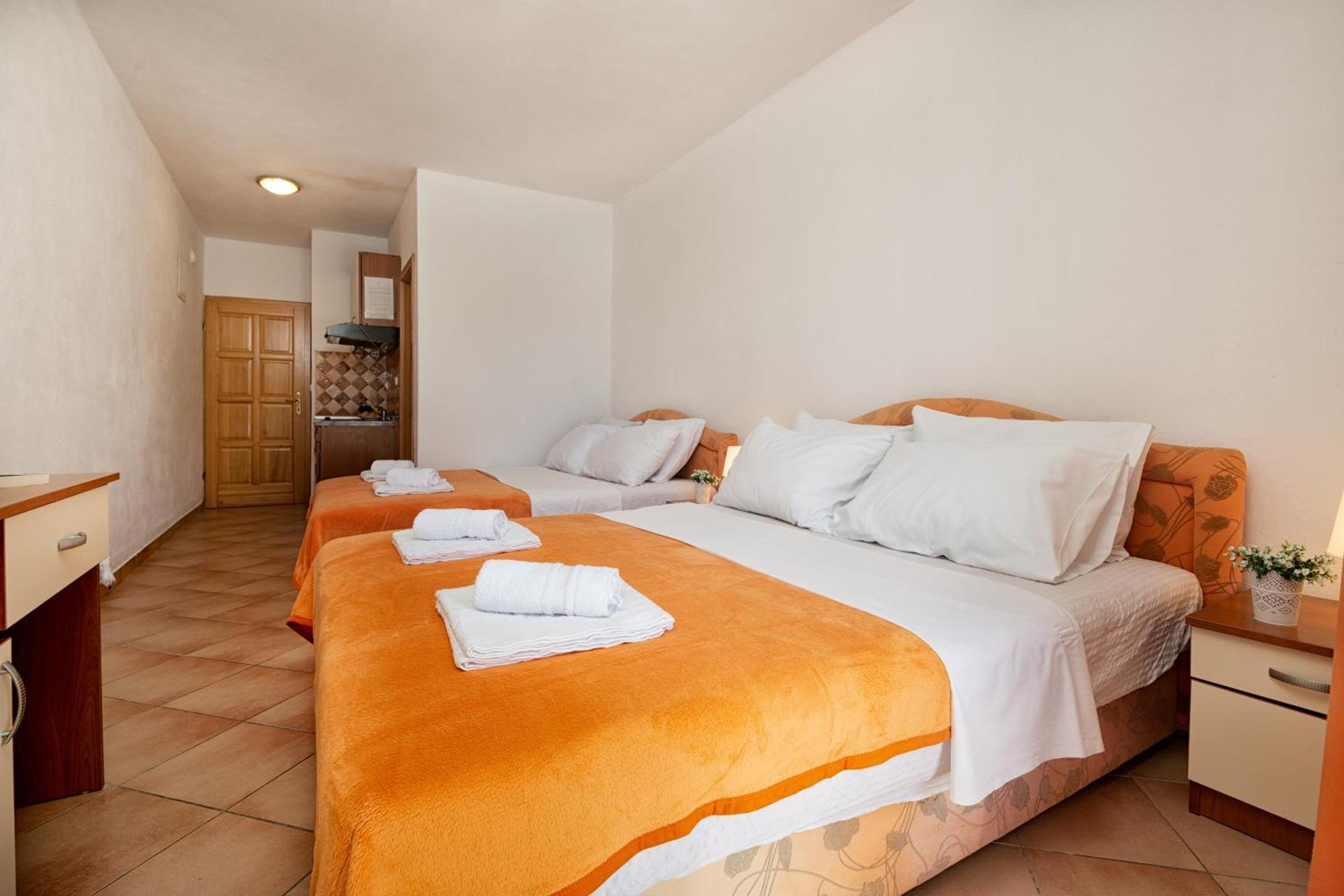 Apartments Matej نيوم الغرفة الصورة